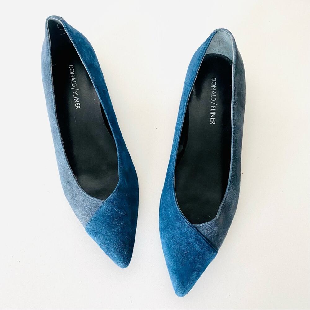NEW DONALD J PLINER Two Tone Navy Blue Silver Metallic Pointy Toe Flats Shoes 7